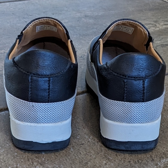 CHI Faux Leather Slip On Chunky Sole Shoes Size 35 Black - Picture 4 of 12